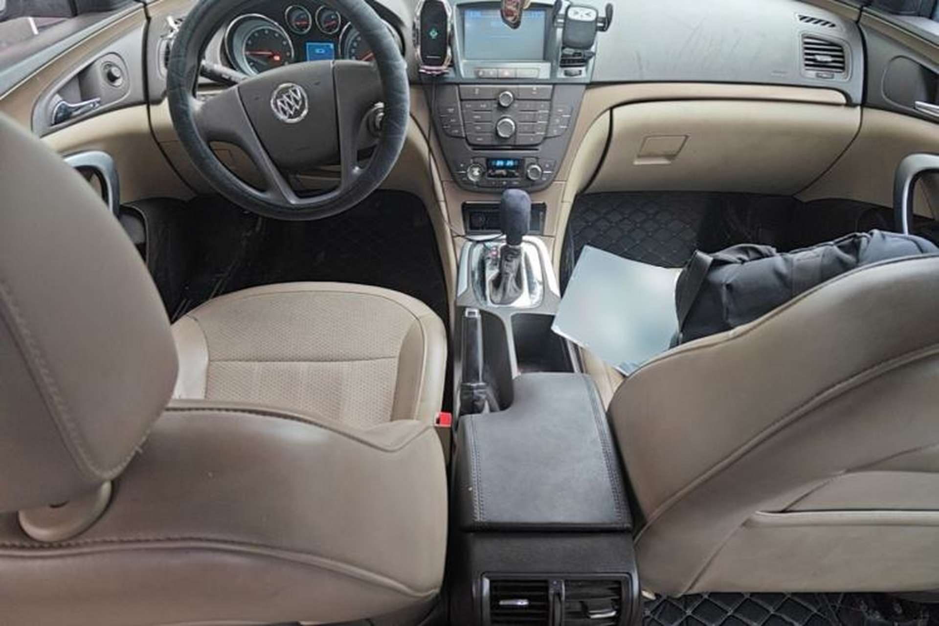 Used Buick Regal 2012 2.0L Comfort Edition Center Console