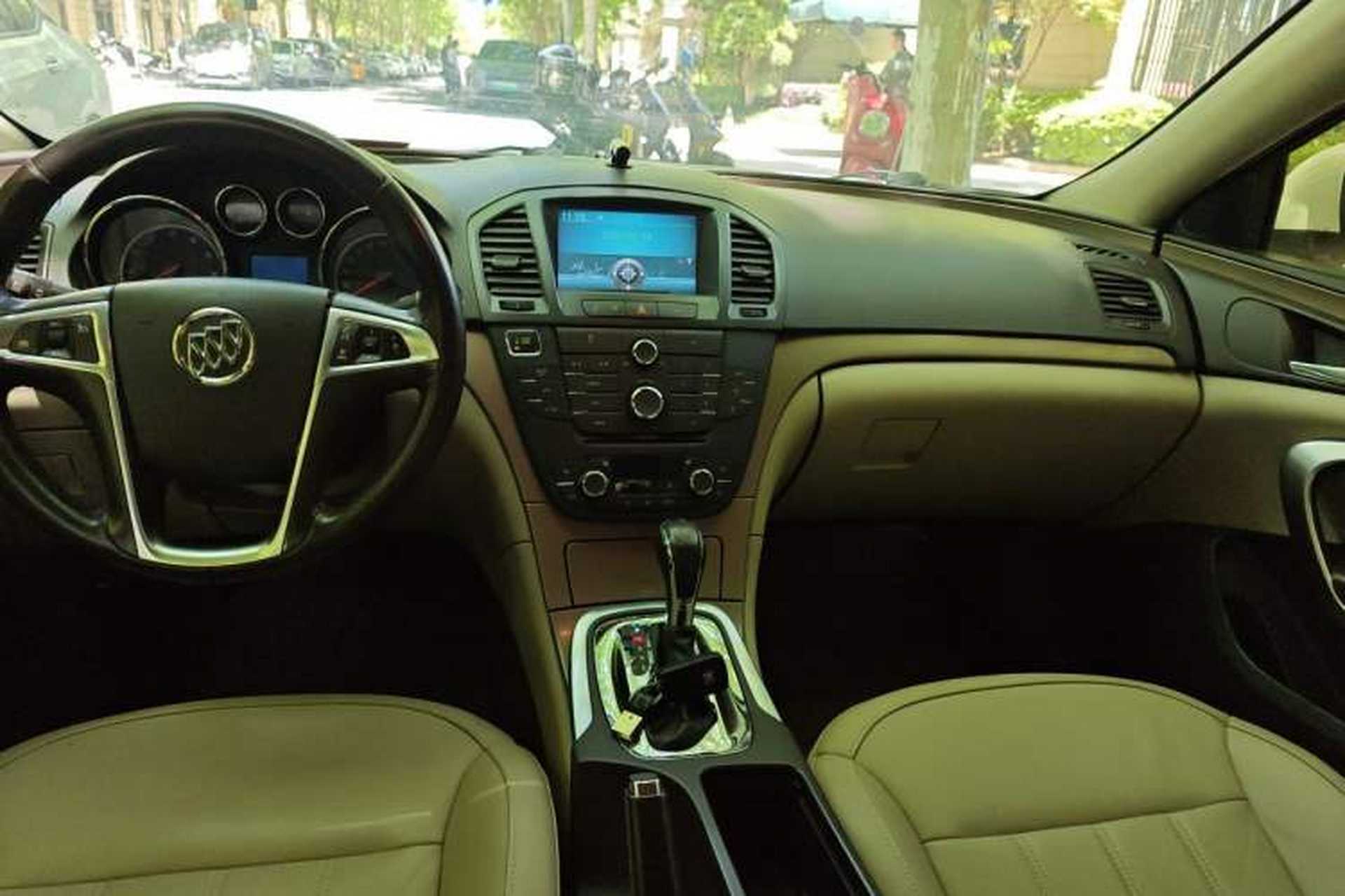 Used Buick Regal 2012 2.0L Luxury Edition Center Console
