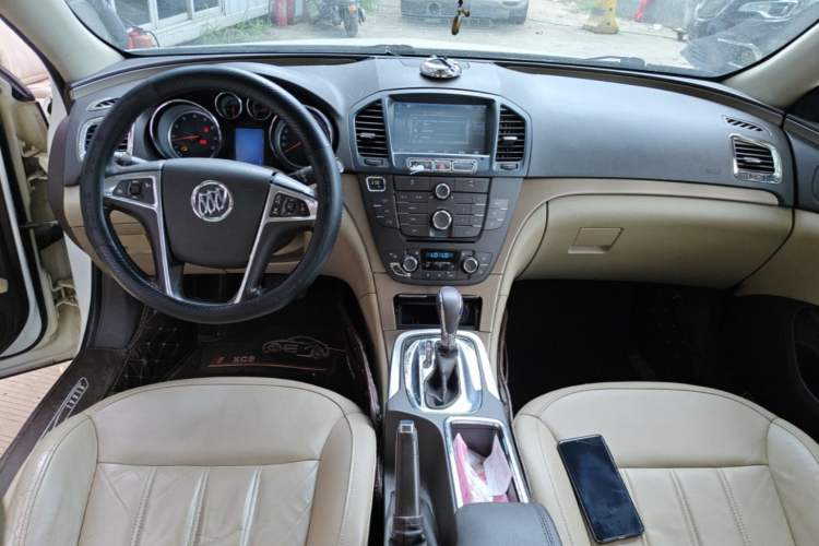 Used Buick Regal 2012 2.0L Luxury Edition Center Console