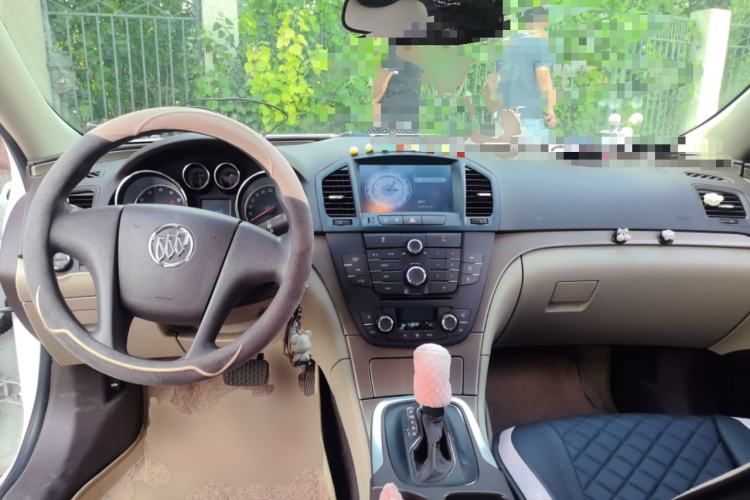 Used Buick Regal 2012 2.0L Comfort Edition Center Console