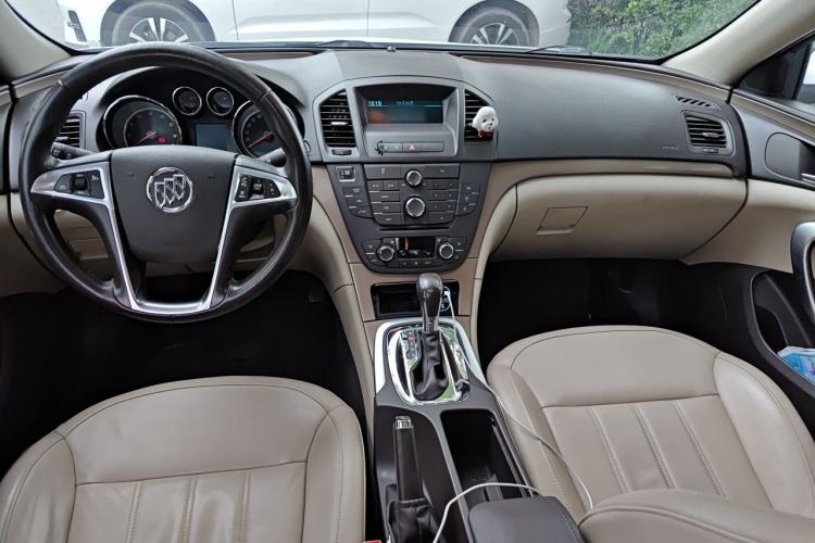 Used Buick Regal 2012 2.0L Luxury Edition Center Console