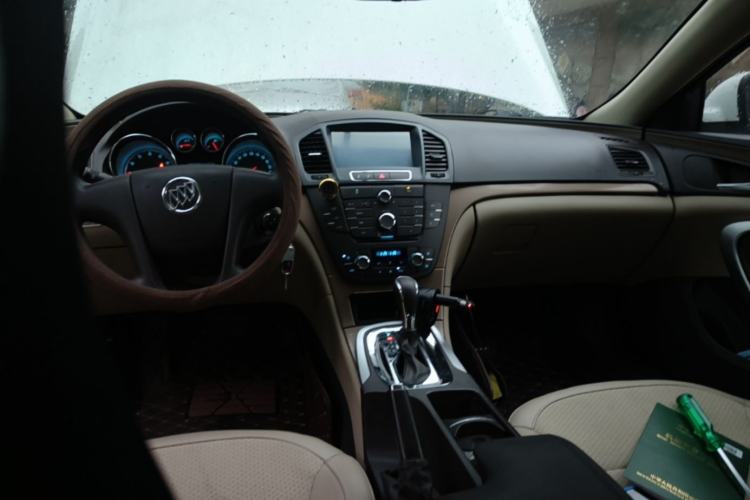 Used Buick Regal 2012 2.0L Comfort Edition Center Console