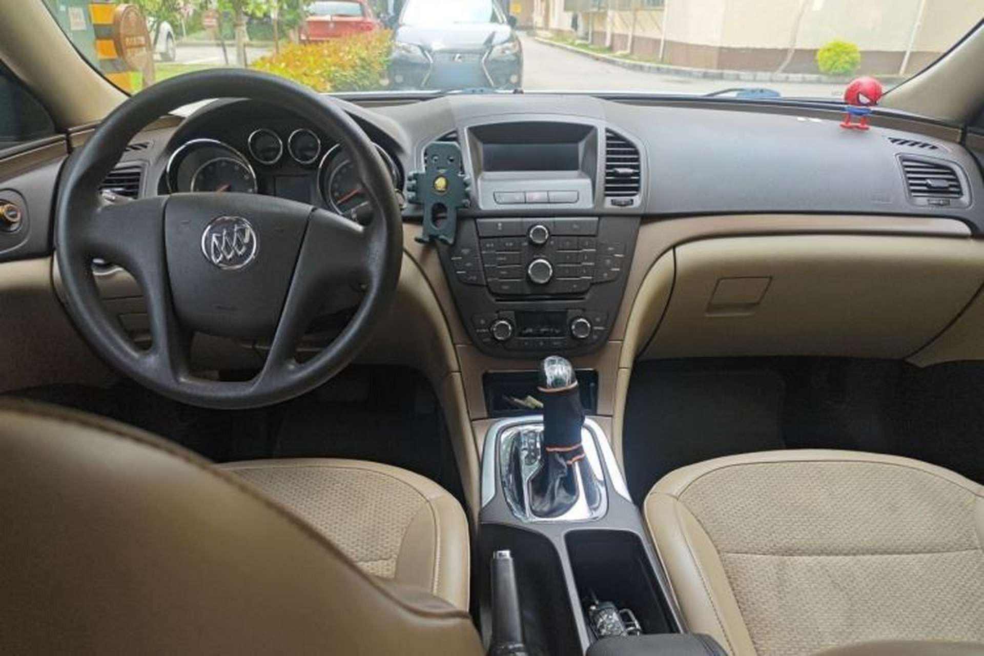 Used Buick Regal 2012 2.0L Comfort Edition Center Console