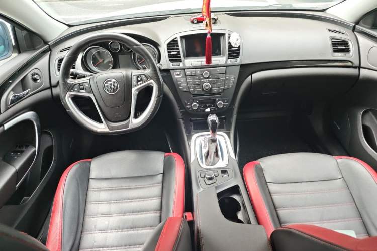 Used Buick Regal 2012 GS 2.0T Super Sport Edition Center Console
