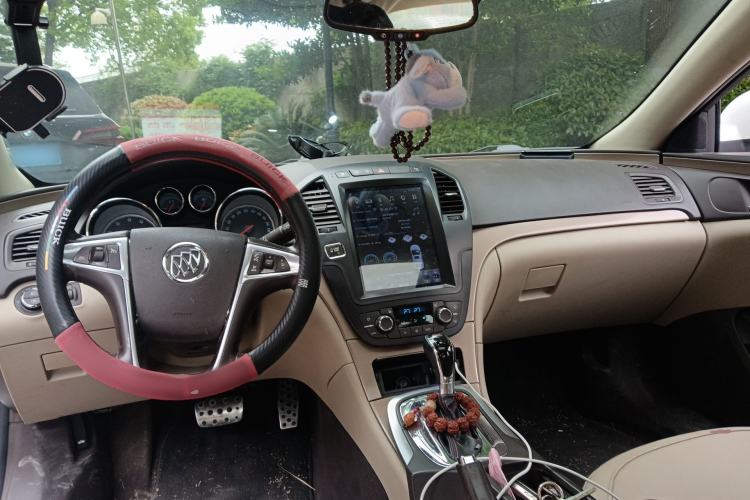 Used Buick Regal 2012 2.0L Luxury Edition Center Console