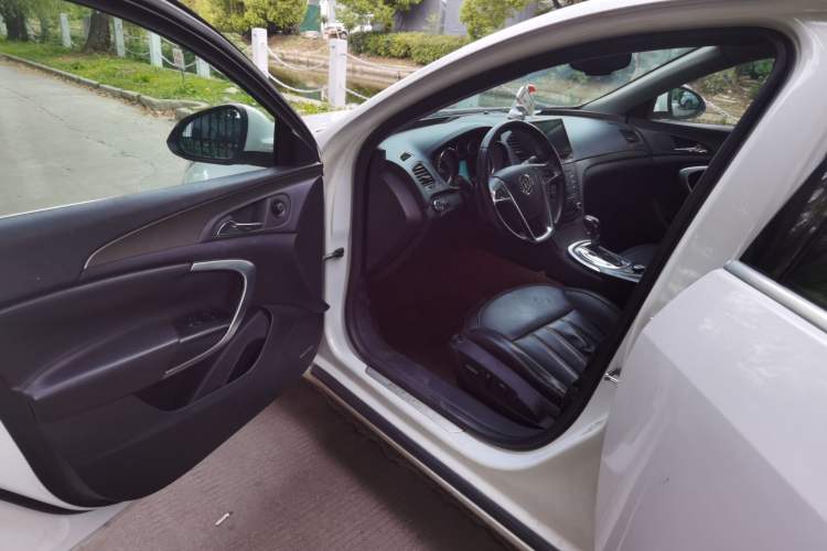 Used Buick Regal 2012 2.4L SIDI Flagship Edition Driver Seat