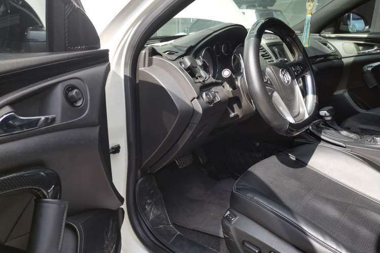 Used Buick Regal 2012 GS 2.0T Super Sport Edition Driver Seat