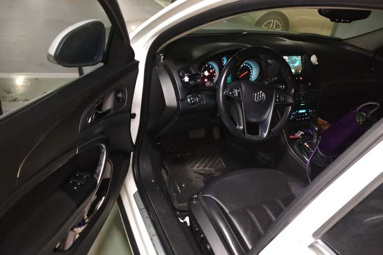 Used Buick Regal 2012 2.4L SIDI Flagship Edition Driver Seat