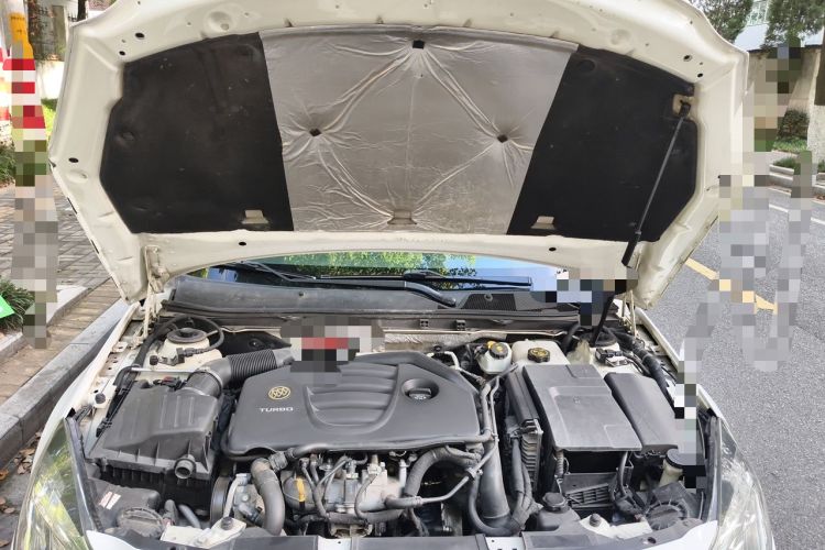 Used Buick Regal 2012 GS 2.0T Super Sport Edition Engine Bay