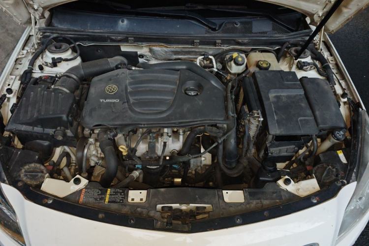 Used Buick Regal 2012 GS 2.0T Super Sport Edition Engine Bay