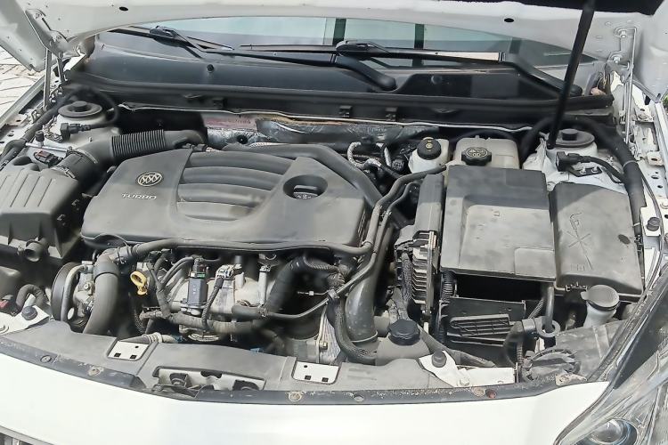 Used Buick Regal 2012 GS 2.0T Super Sport Edition Engine Bay