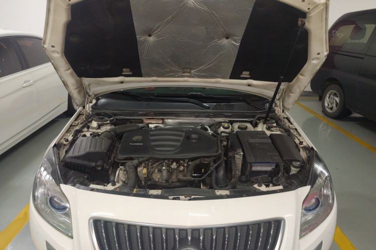 Used Buick Regal 2012 GS 2.0T Super Sport Edition Engine Bay