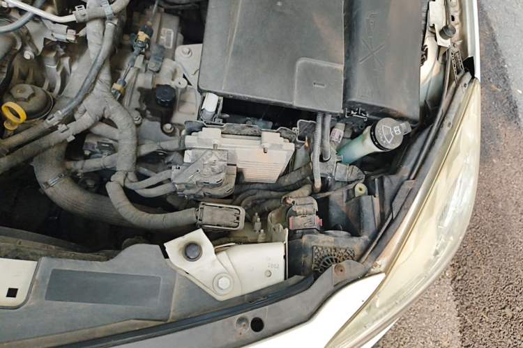 Used Buick Regal 2012 2.0L Comfort Edition Engine Bay Left