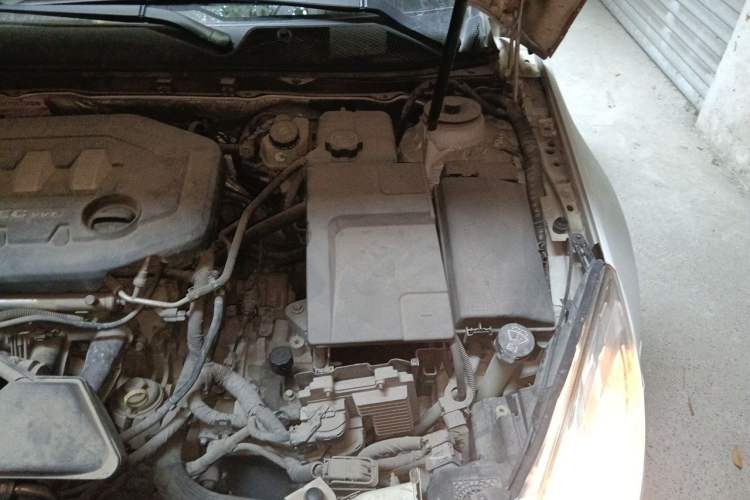 Used Buick Regal 2012 2.0L Luxury Edition Engine Bay Left