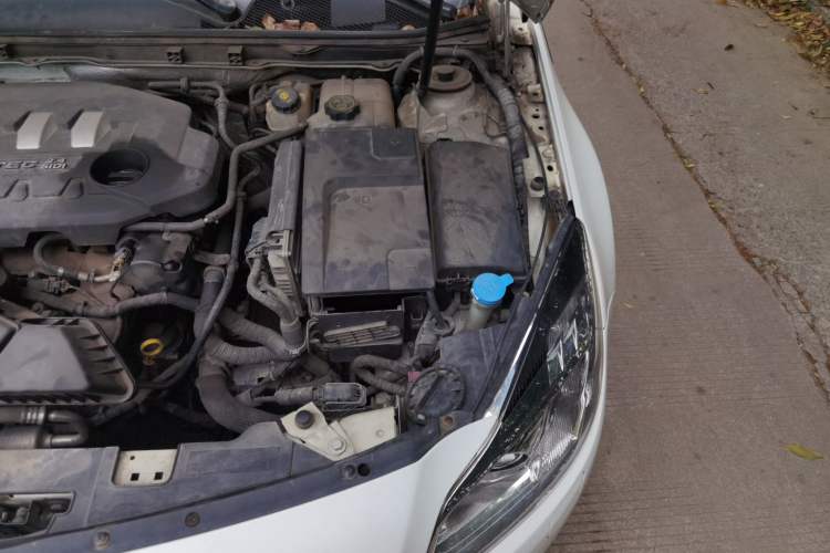 Used Buick Regal 2012 2.4L SIDI Flagship Edition Engine Bay Left