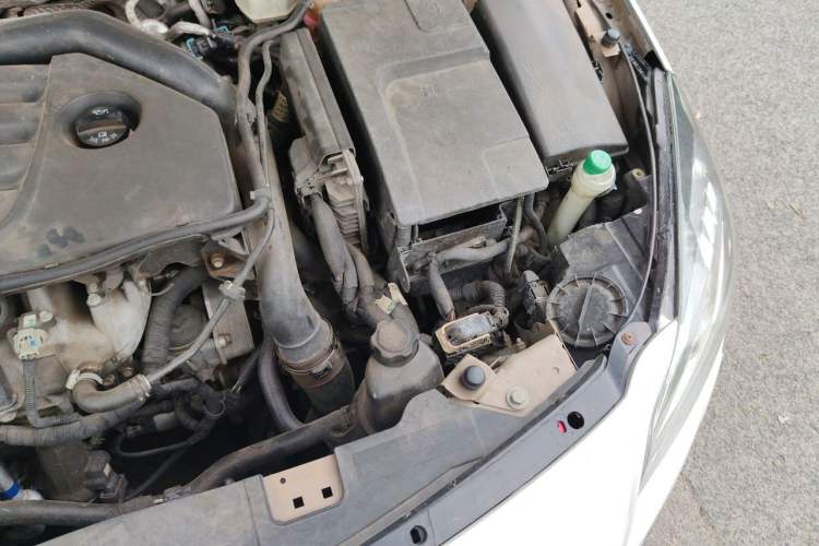 Used Buick Regal 2012 2.0T Luxury Sport Edition Engine Bay Left