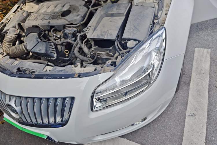 Used Buick Regal 2012 2.4L SIDI Elite Edition Engine Bay Left