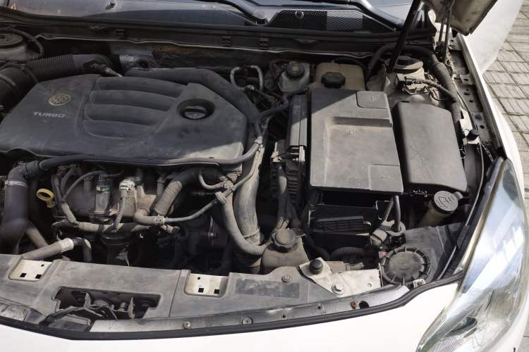 Used Buick Regal 2012 GS 2.0T Super Sport Edition Engine Bay Left