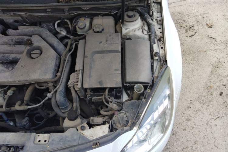Used Buick Regal 2012 2.0T Luxury Sport Edition Engine Bay Left