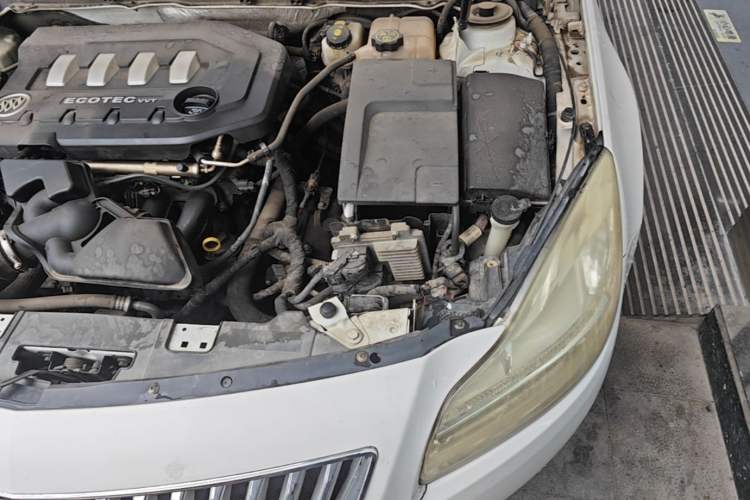 Used Buick Regal 2012 2.0L Comfort Edition Engine Bay Left