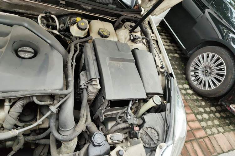 Used Buick Regal 2012 GS 2.0T Super Sport Edition Engine Bay Left