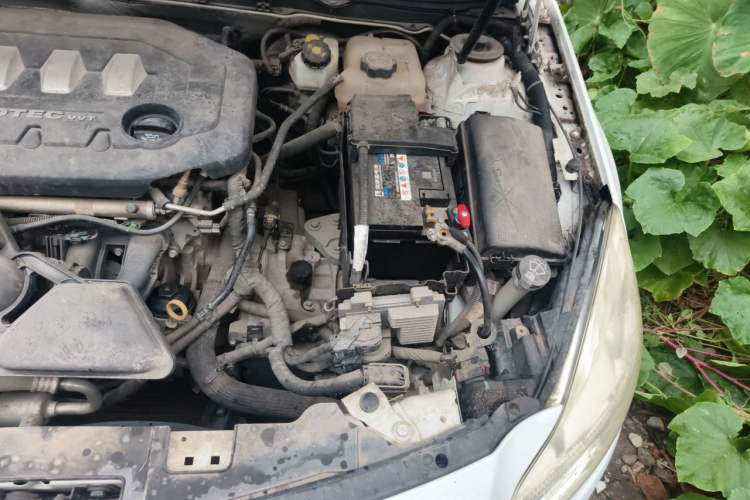 Used Buick Regal 2012 2.0L Comfort Edition Engine Bay Left