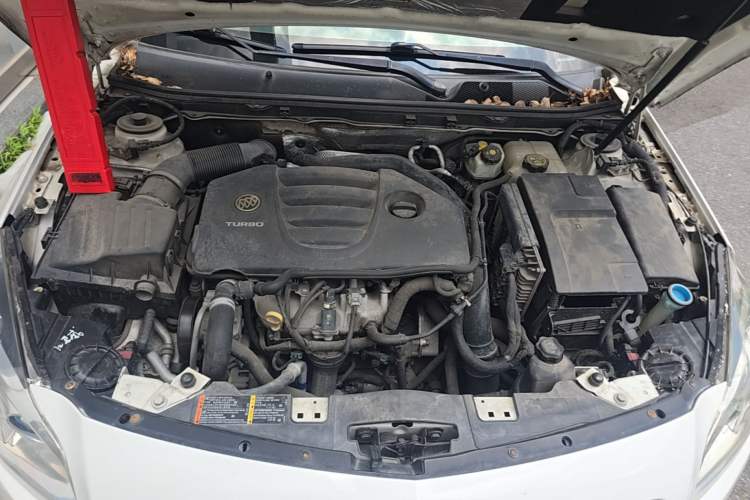 Used Buick Regal 2012 GS 2.0T Super Sport Edition Engine Bay