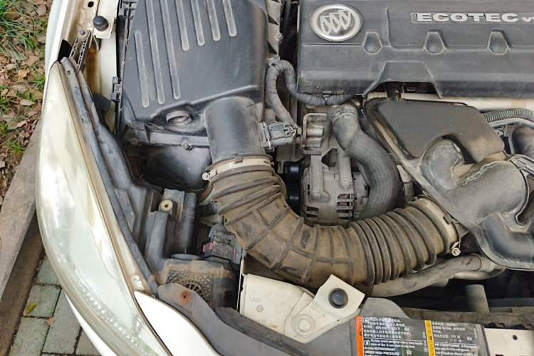 Used Buick Regal 2012 2.0L Comfort Edition Engine Bay Right