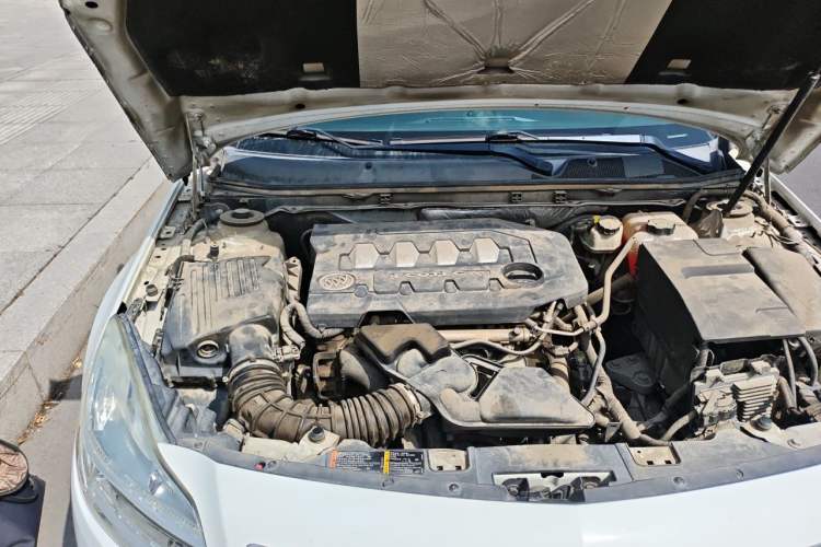 Used Buick Regal 2012 2.0L Comfort Edition Engine Bay Right