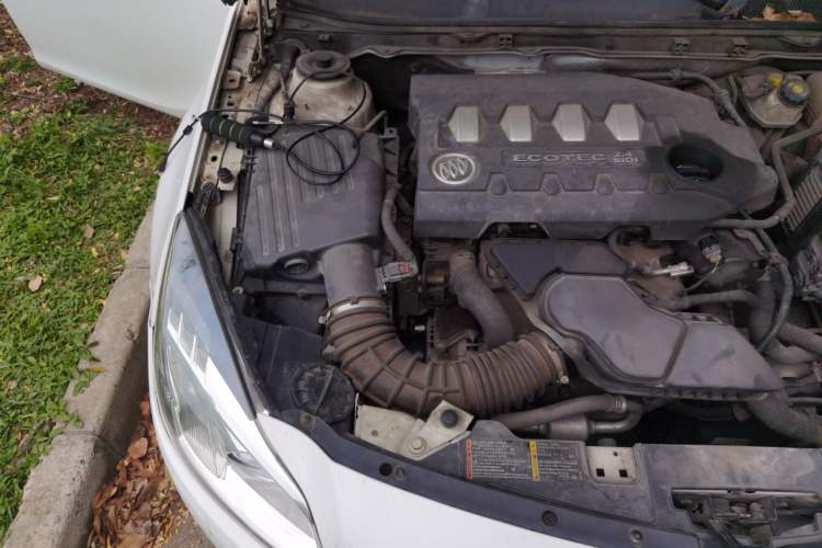 Used Buick Regal 2012 2.4L SIDI Flagship Edition Engine Bay Right