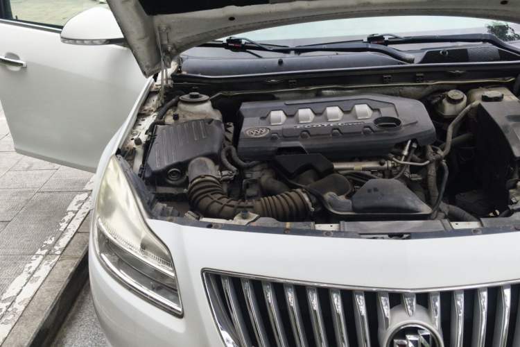 Used Buick Regal 2012 2.0L Luxury Edition Engine Bay Right