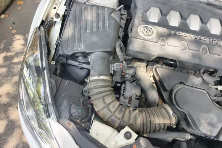 Used Buick Regal 2012 2.4L SIDI Flagship Edition Engine Bay Right