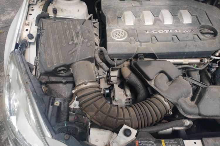 Used Buick Regal 2012 2.0L Comfort Edition Engine Bay Right