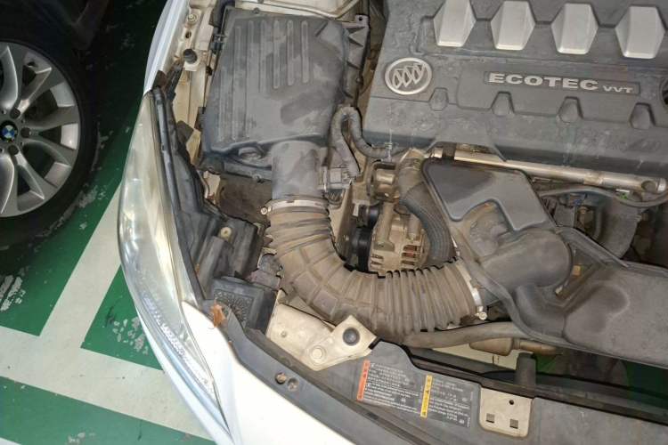Used Buick Regal 2012 2.0L Comfort Edition Engine Bay Right