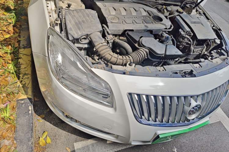 Used Buick Regal 2012 2.4L SIDI Elite Edition Engine Bay Right