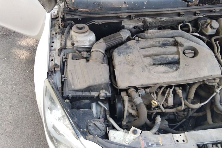 Used Buick Regal 2012 2.0T Luxury Sport Edition Engine Bay Right