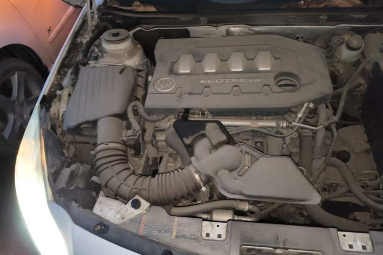 Used Buick Regal 2012 2.0L Comfort Edition Engine Bay Right