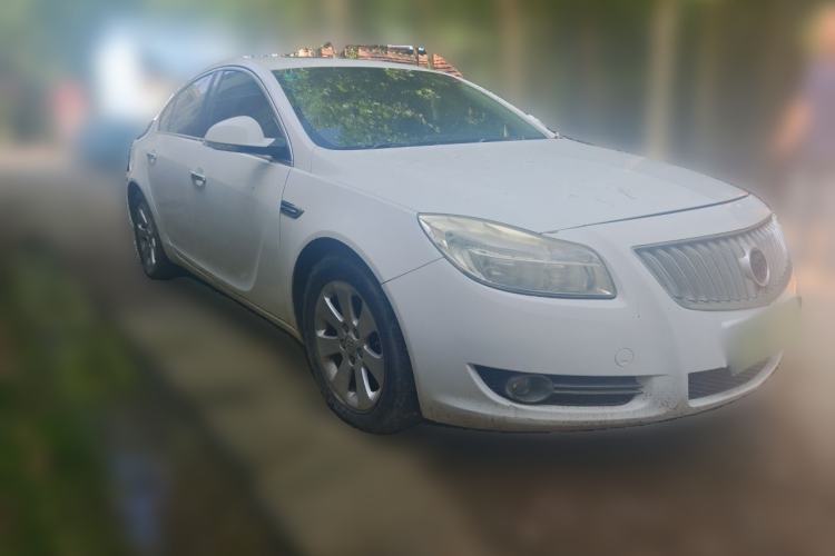 Used Buick Regal 2012 2.0L Luxury Edition Front Right 45 Deg