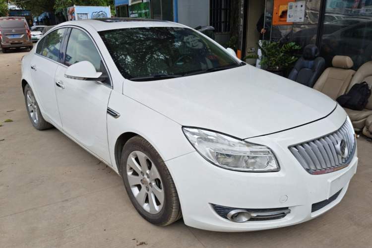 Used Buick Regal 2012 2.0L Luxury Edition Front Right 45 Deg