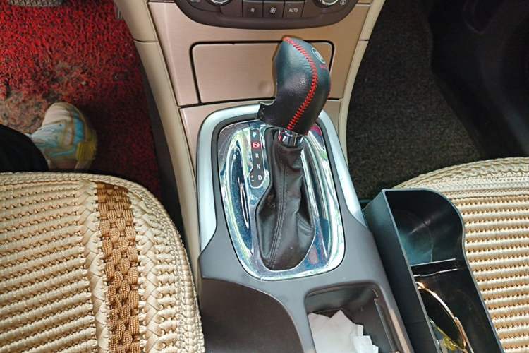 Used Buick Regal 2012 2.0L Comfort Edition Gear Lever