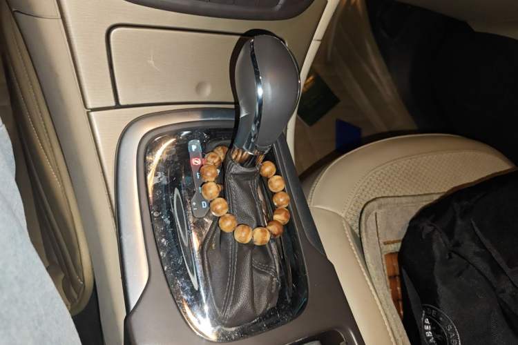 Used Buick Regal 2012 2.0L Comfort Edition Gear Lever
