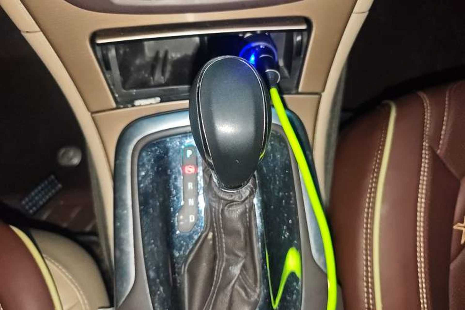 Used Buick Regal 2012 2.0L Comfort Edition Gear Lever