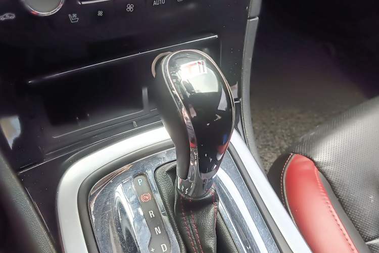 Used Buick Regal 2012 GS 2.0T Super Sport Edition Gear Lever