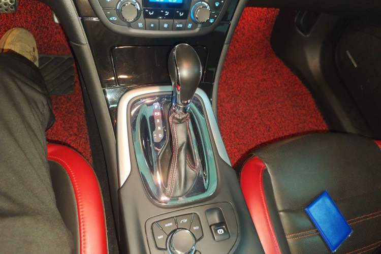 Used Buick Regal 2012 GS 2.0T Super Sport Edition Gear Lever