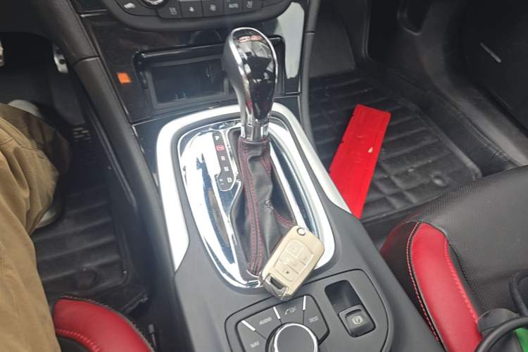 Used Buick Regal 2012 GS 2.0T Super Sport Edition Gear Lever