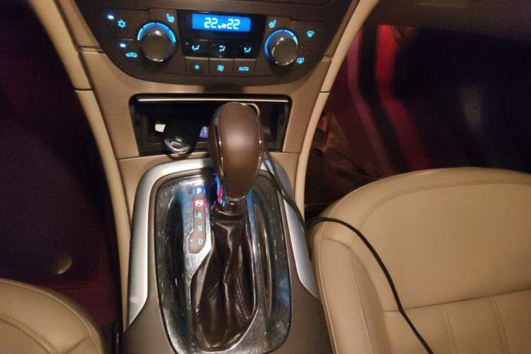 Used Buick Regal 2012 2.0L Comfort Edition Gear Lever