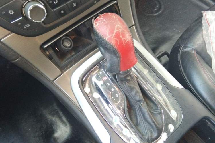Used Buick Regal 2012 2.0T Luxury Sport Edition Gear Lever