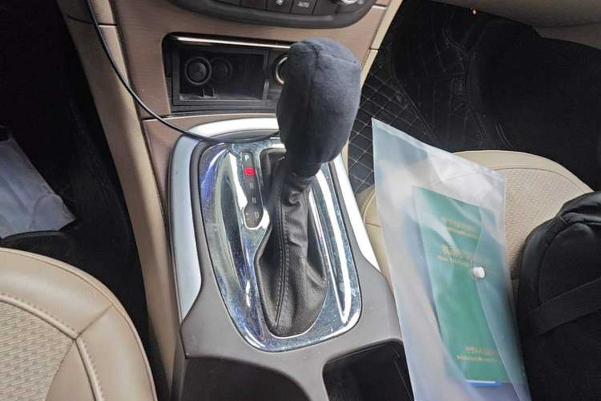 Used Buick Regal 2012 2.0L Comfort Edition Gear Lever