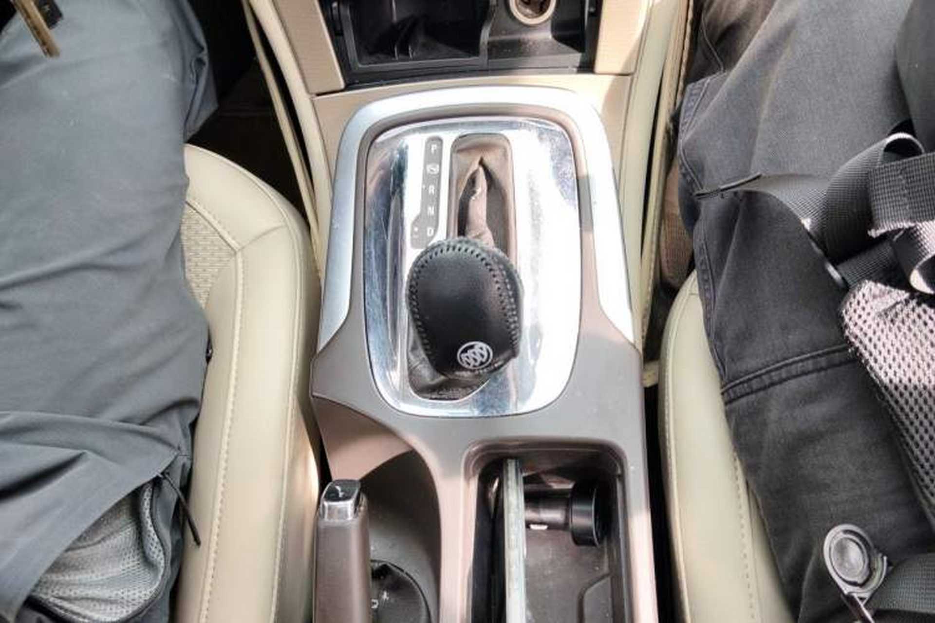 Used Buick Regal 2012 2.0L Comfort Edition Gear Lever