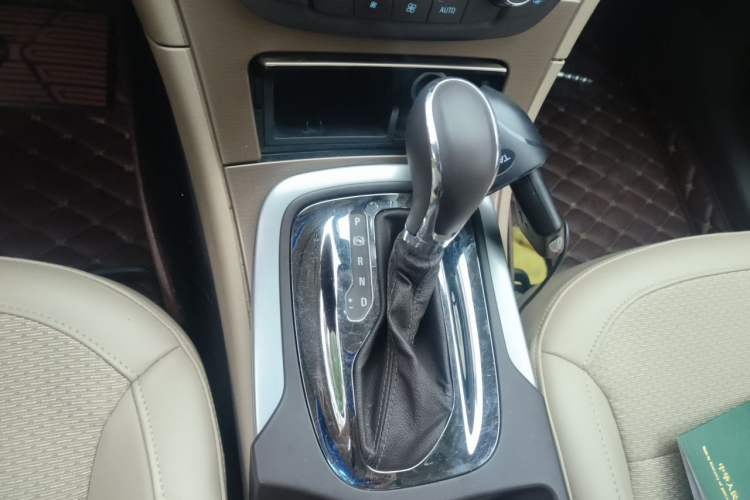 Used Buick Regal 2012 2.0L Comfort Edition Gear Lever